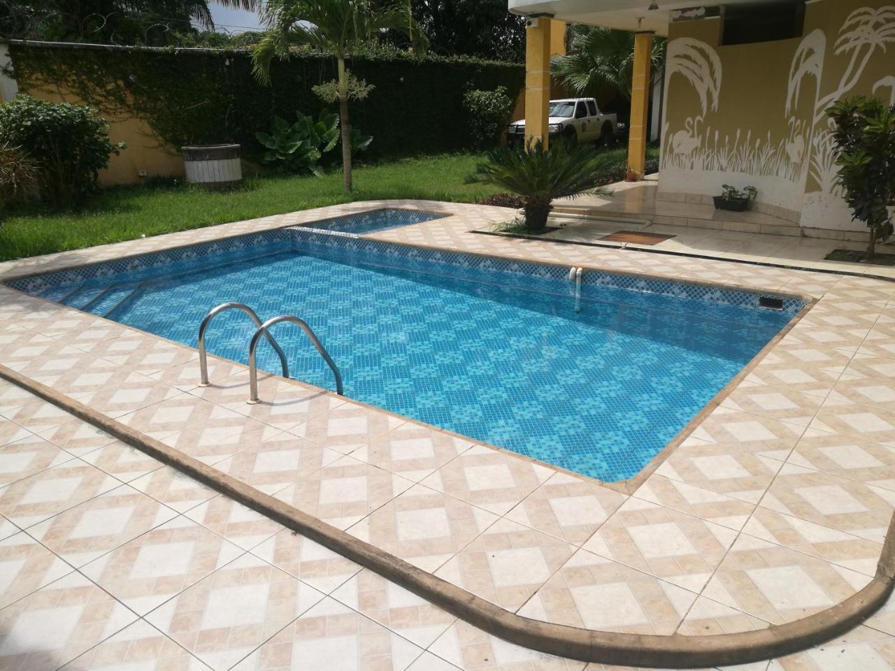 Dorado Hotel Cobija Buitenkant foto